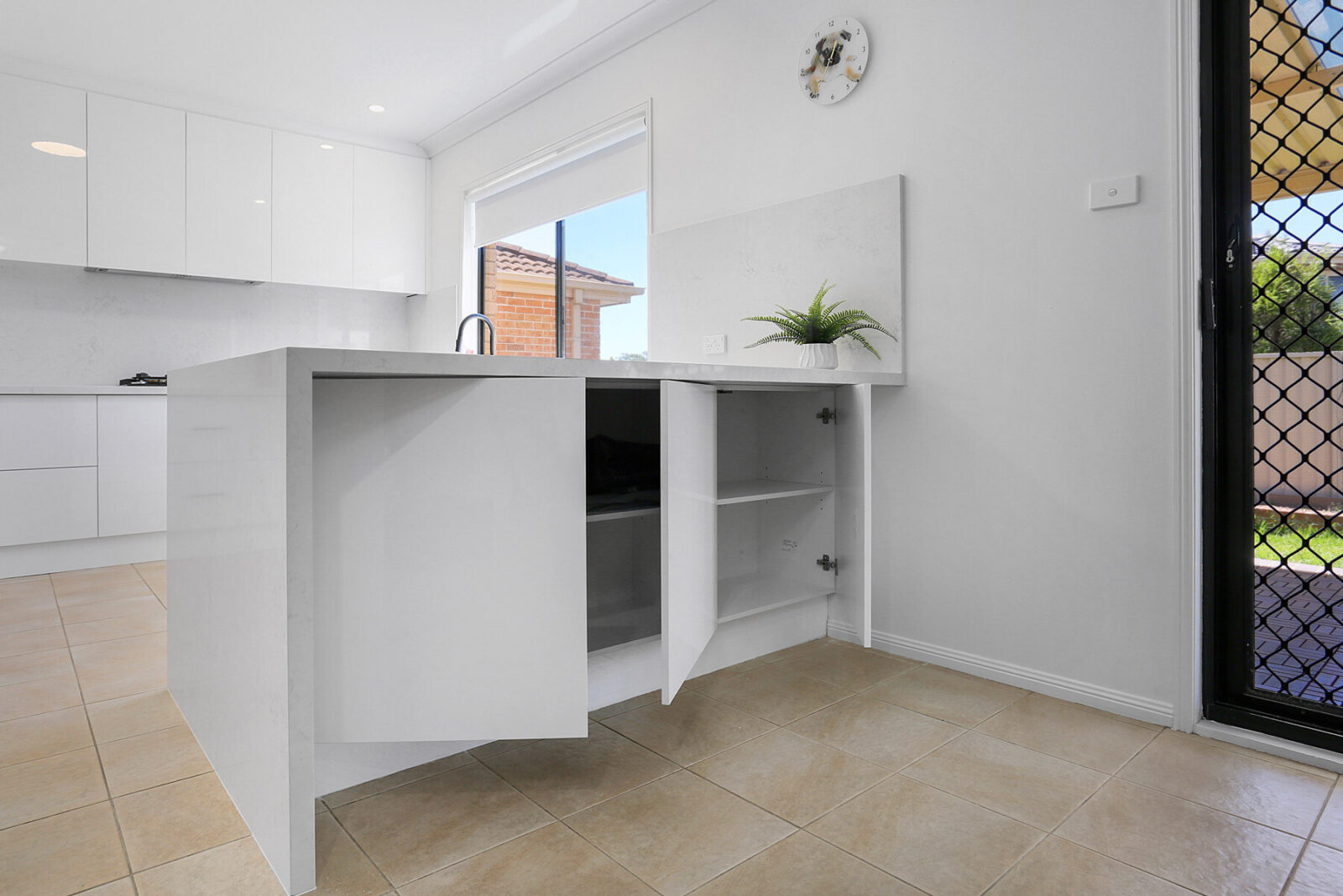 23024.Frk.Kellyville @Island-Side-Storage custom kitchen renovations
